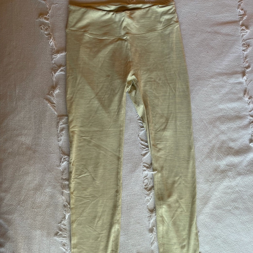 Outdoor Voices Leggings - Pale Yellow Size Medium